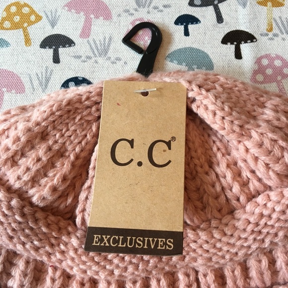 NWT Knit C.C. Pink Beanie 🌸💗 - Picture 6 of 7